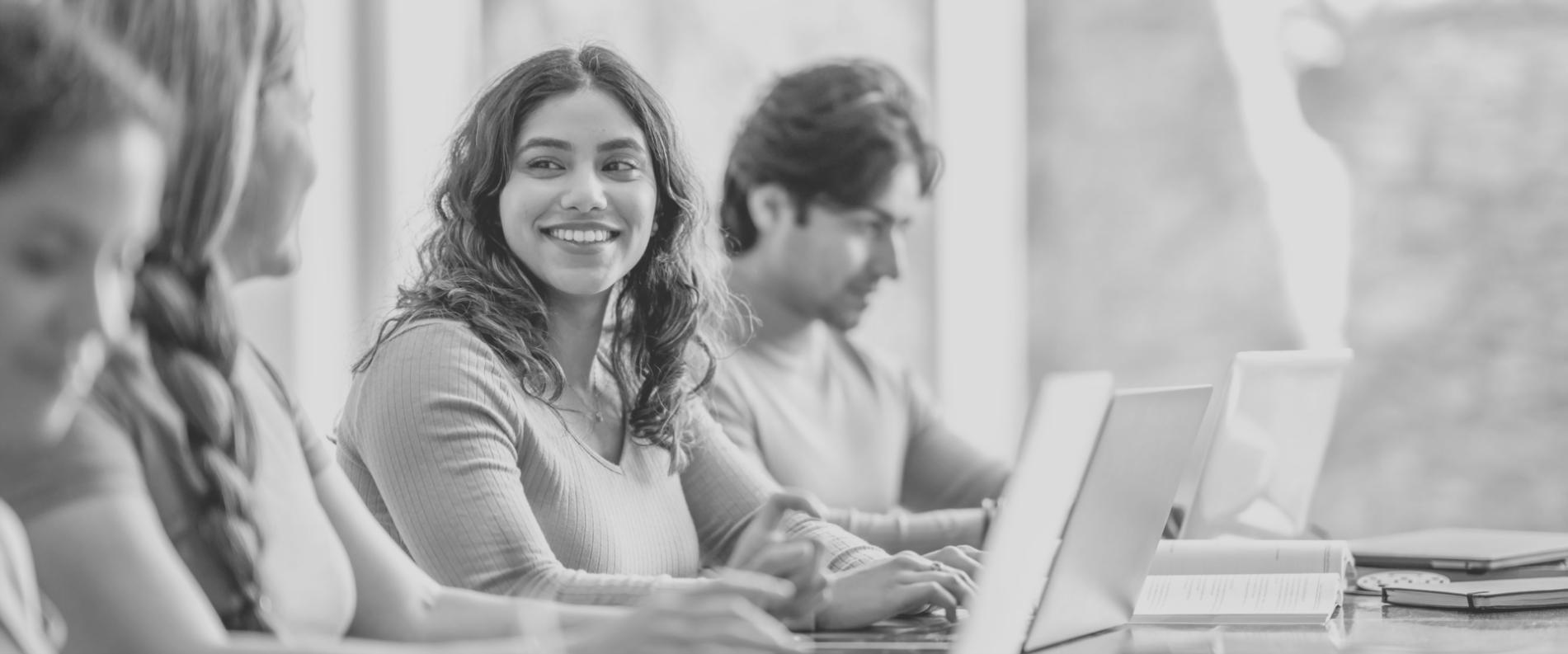 Feuille de calcul montrant l'évolution d'un budget mensuel sur une année complète